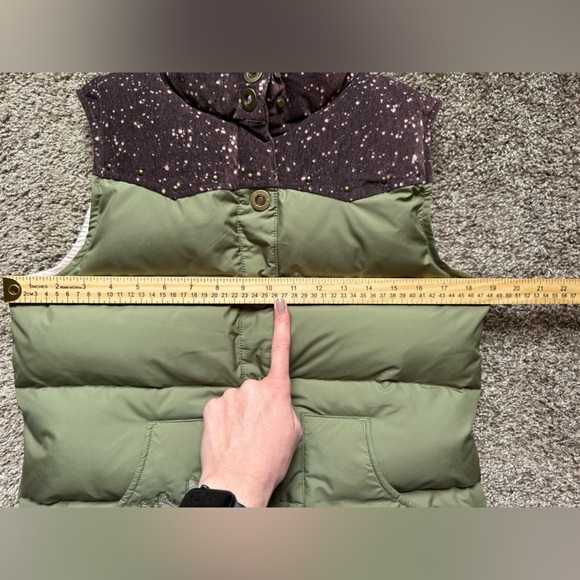 Old Navy Olive Green Frost Free Puffer Vest - Picture 7 of 9